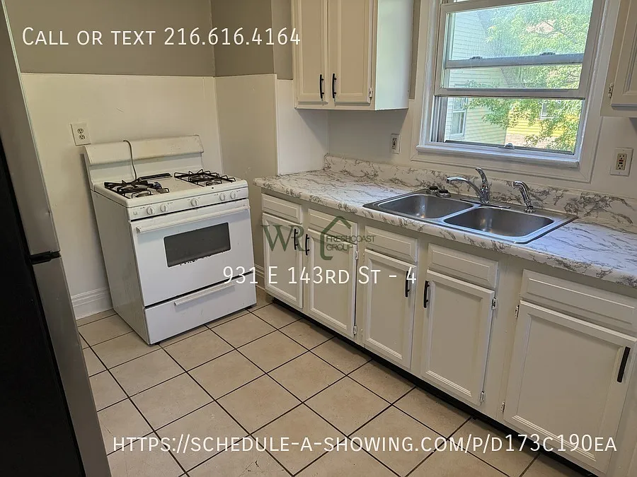 Building Photo - 931 E 143rd St #4