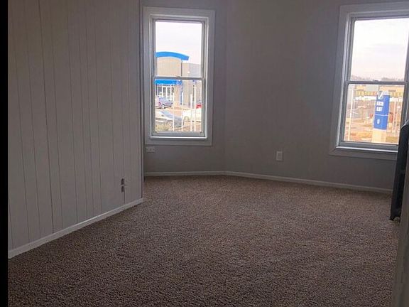3rd image of 880 Minnehaha Ave E #2