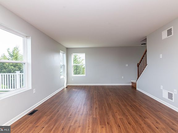 4th image of 164 Granite Dr