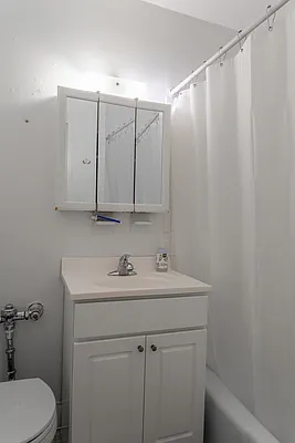 Rented by Bond New York | media 13