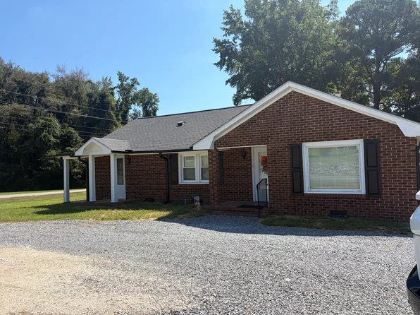 (undisclosed Address), Four Oaks, NC 27524