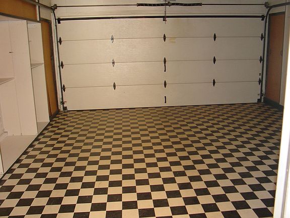 2nd image of 12456 Silverwood Ln
