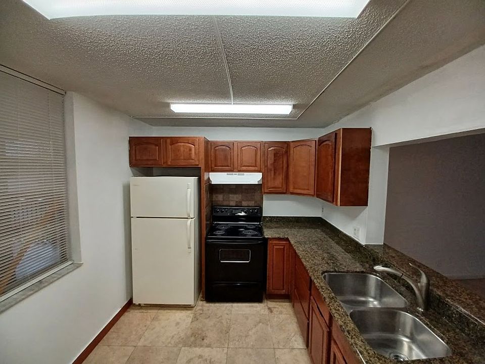 1st image of 2820 Somerset Dr APT 314