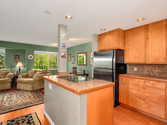 4th image of 758 122nd Ave NE