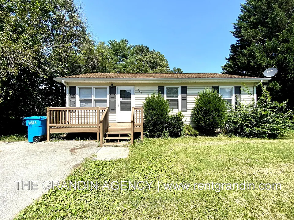 1344 Mabry Ave SE