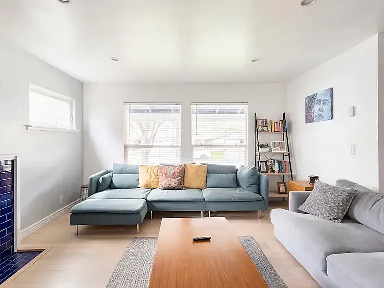 4 bed, 1400 sqft, $4,650 — Photo 3