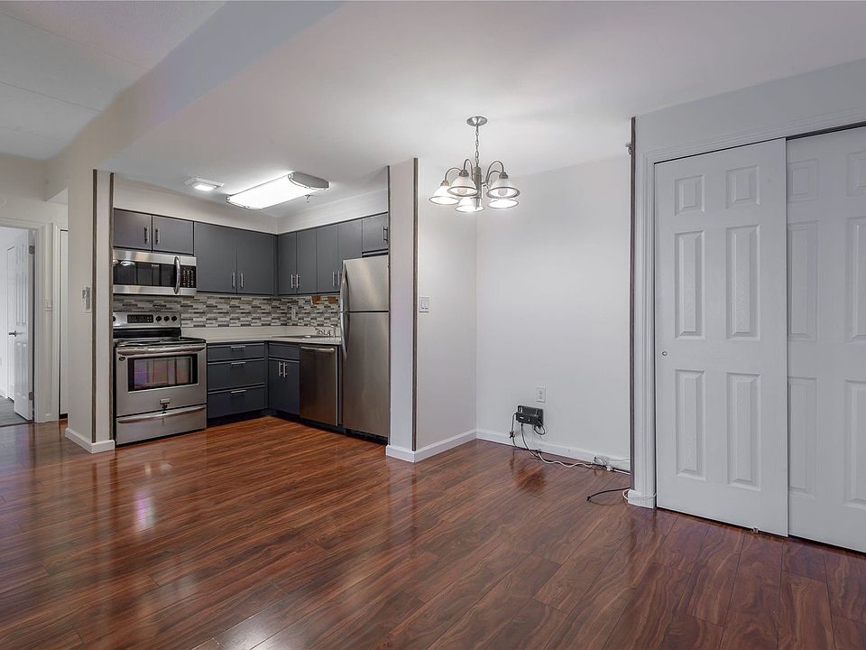 205 Mineola Blvd Mineola NY Zillow