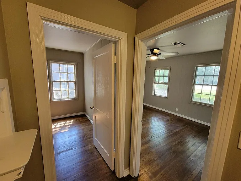 4290 Dallas St — Photo 17