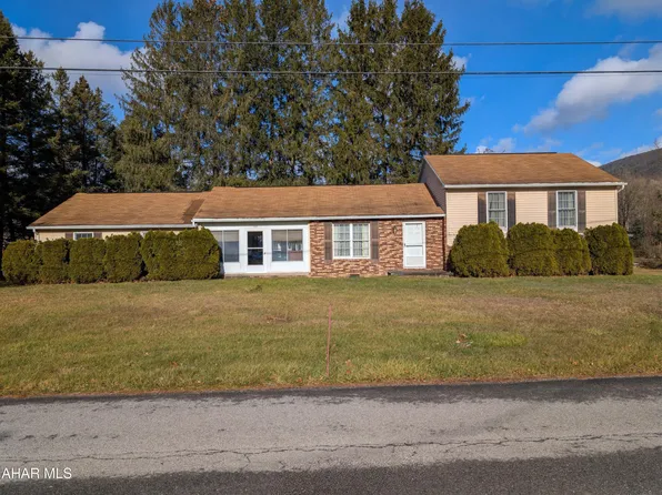 147 Pine St, Hyndman, PA 15545
