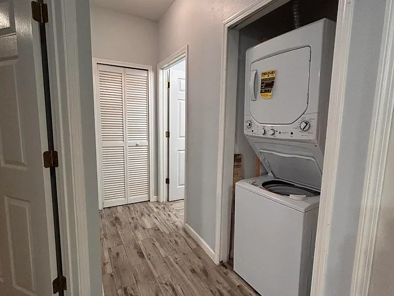 8215 Green Parrot Rd #103 — Photo 17