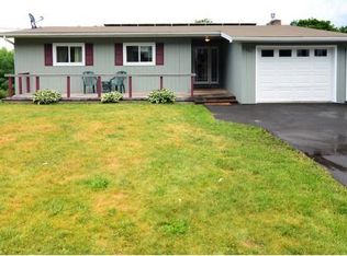 320 Cyprus Ln, Endicott, NY 13760