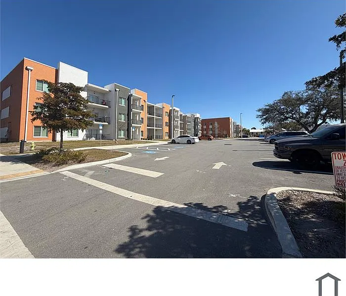 Cypress Square — Photo 2