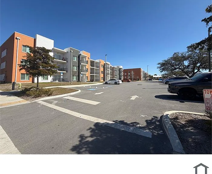 Cypress Square — Photo 2