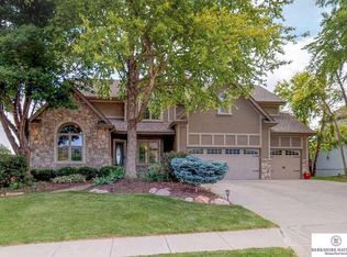 16135 Hartman Ave, Omaha, NE 68116