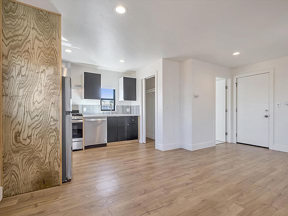 5th image of 4205-4211 Portola Dr