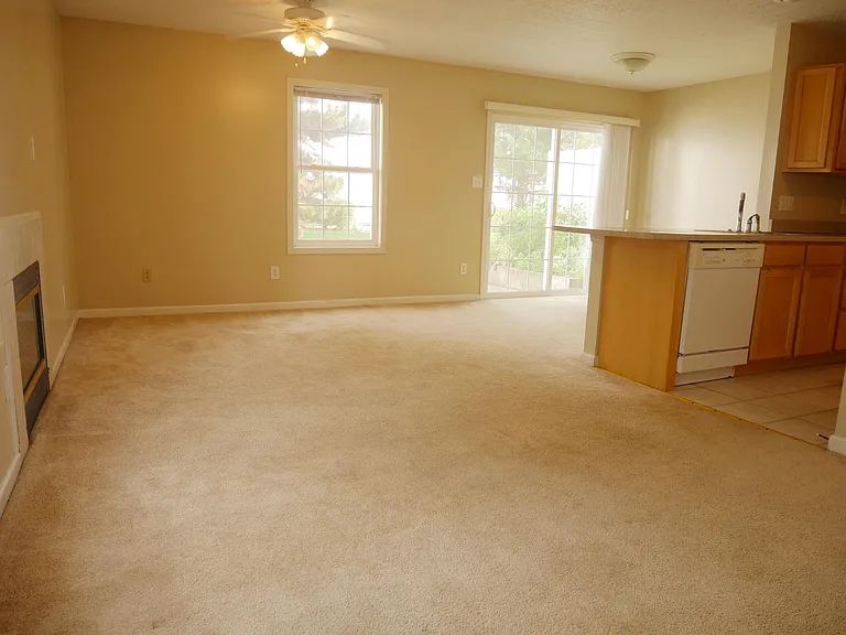 2622 E Oaklawn Ct — Photo 14
