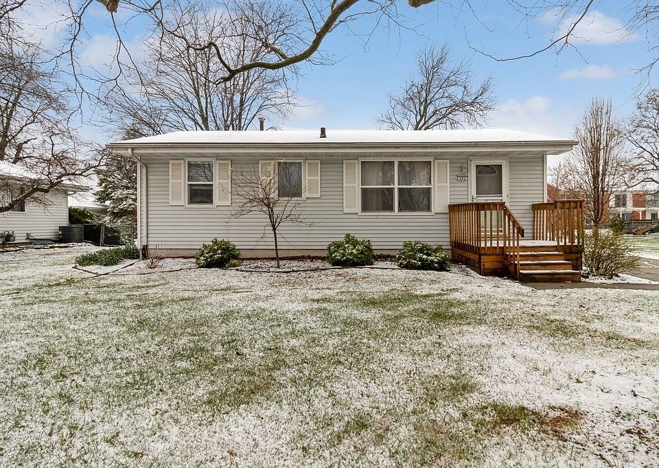 1st image of 202 SW Sharmin Dr
