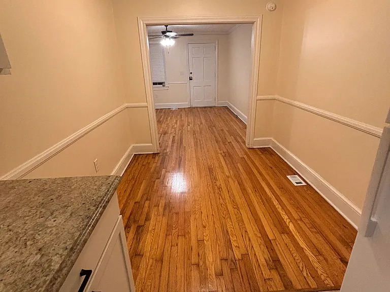 1601 E North St #B — Photo 8