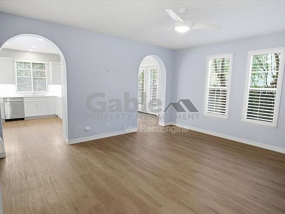 5th image of 26925 Carmelita Dr