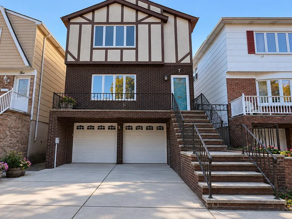 7 Gregg Ln #2