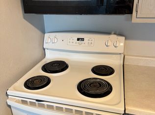 770 University Ave APT 6, Dubuque, IA 52001