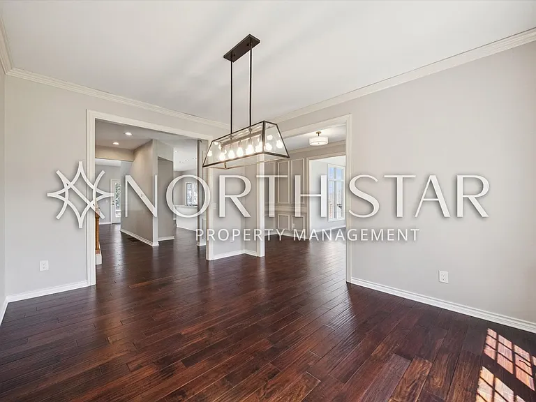 2055 Ridge Pointe Dr — Photo 8
