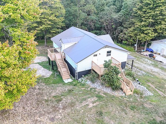 4th image of 137 Farley Ln