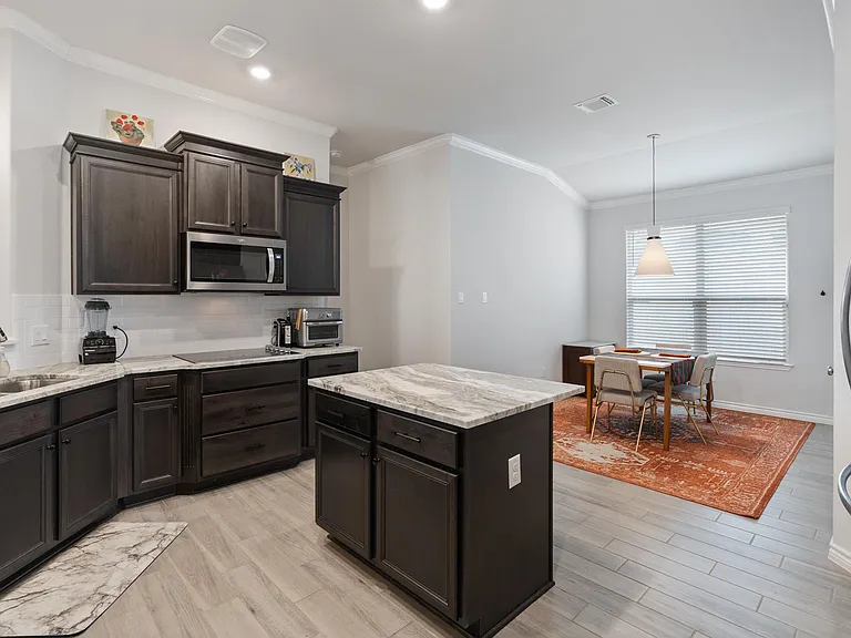 608 Lister Dr — Photo 14