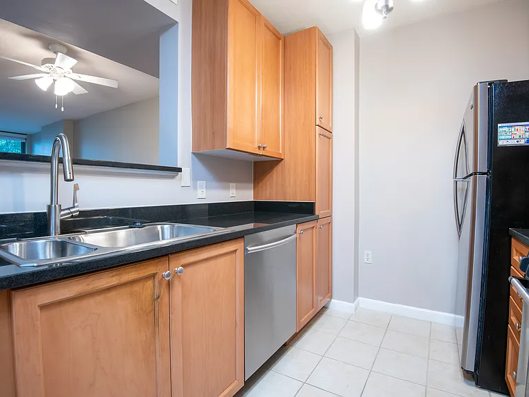 851 N Glebe Rd #203 — Photo 7
