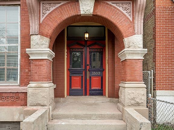 2nd image of 1532 N Washtenaw Ave