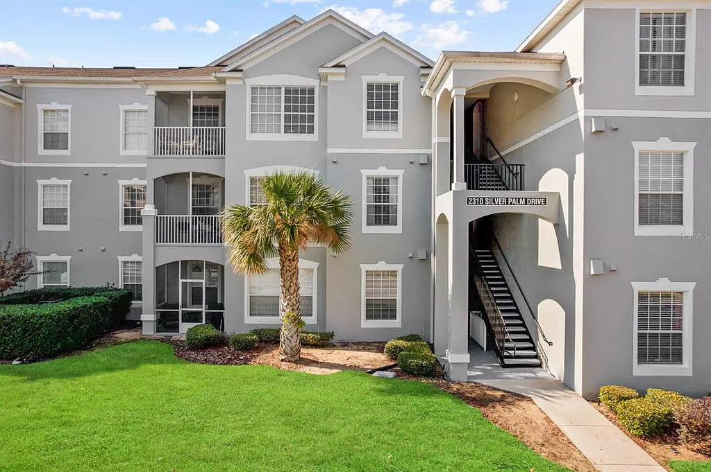 3 bed, 2.0 bath, 1402 sqft, $3,000 — Photo 1