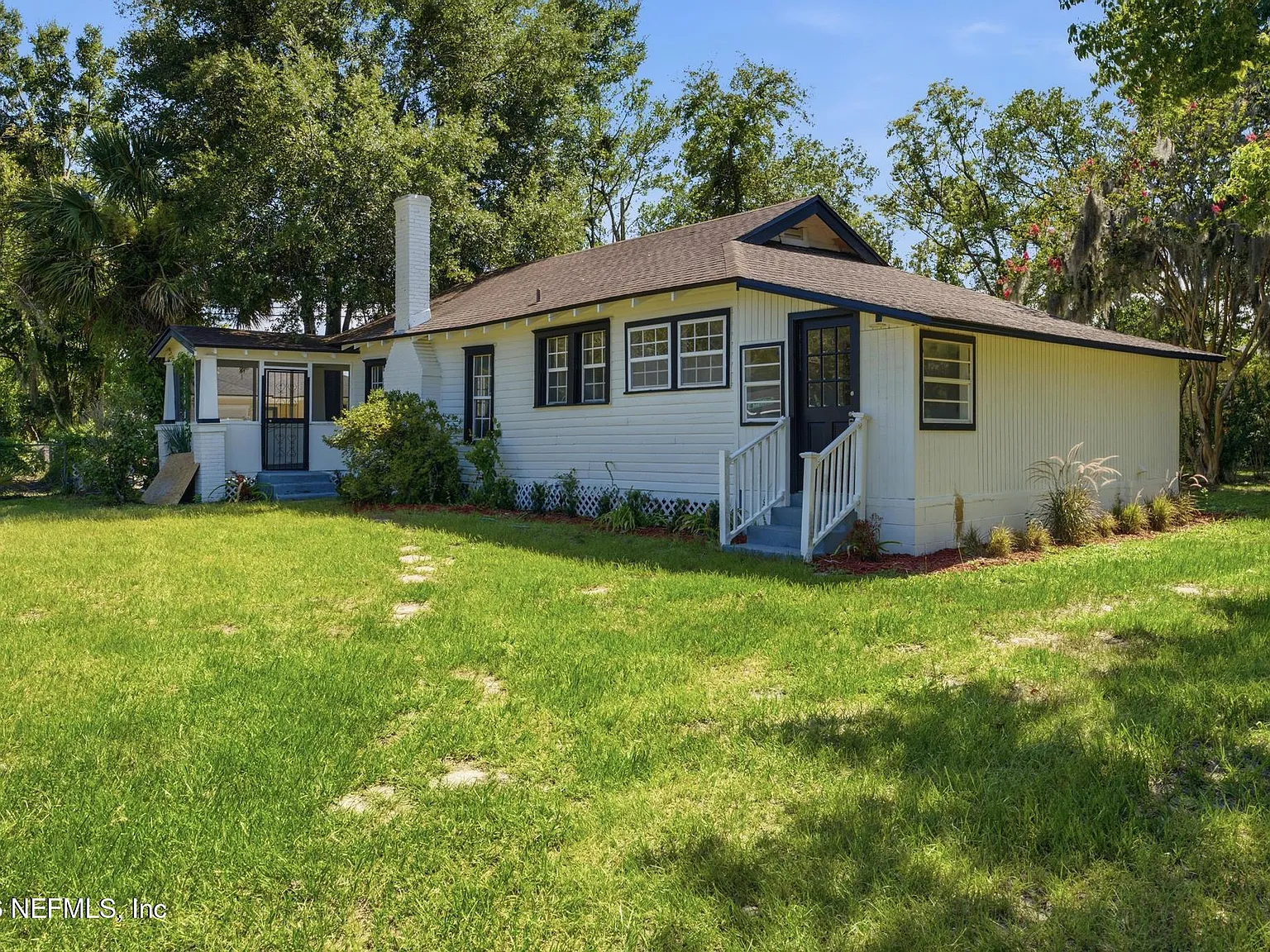 3 bed, 2.0 bath, 1116 sqft, $1,525 — Photo 1