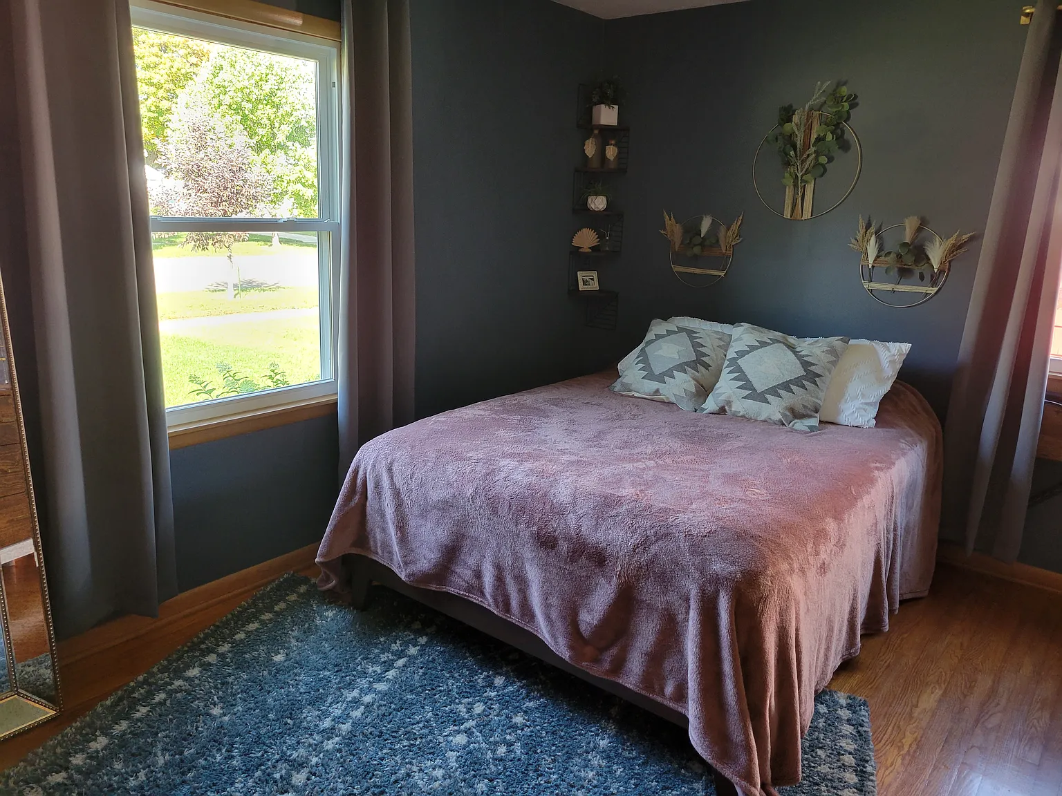 2 bed, 1000 sqft, $1,600 — Photo 2