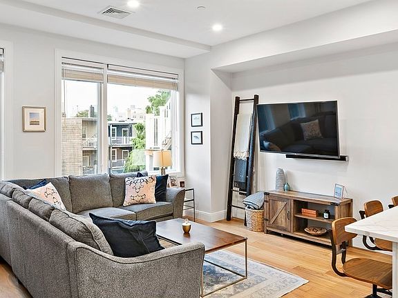 3rd image of 303 Sumner St Unit 3R