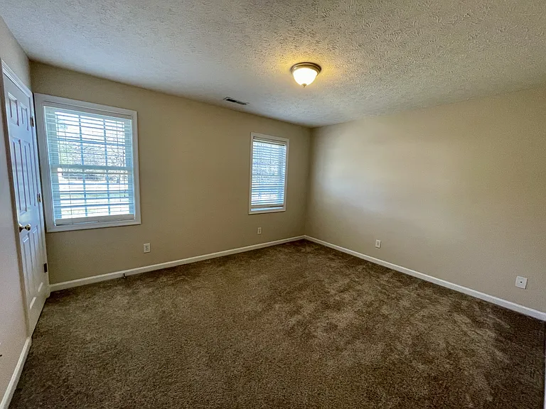 125 Primrose Ln #B — Photo 4
