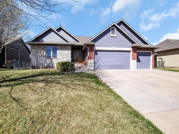 850 E Woodstone Dr, Andover, KS 67002