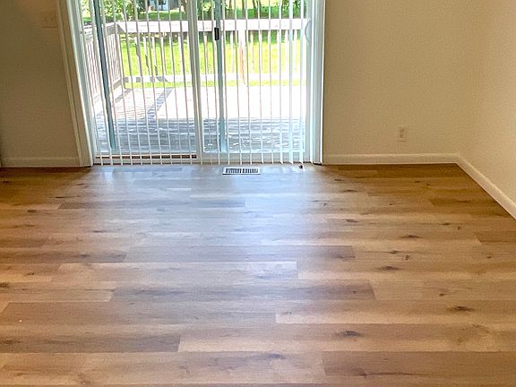 4th image of 15010 Davenport Cir