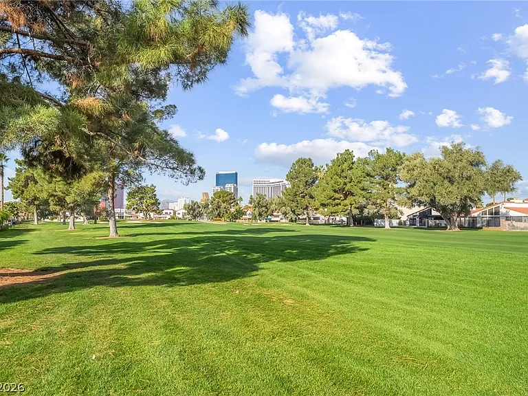 968 Pinehurst Dr — Photo 82