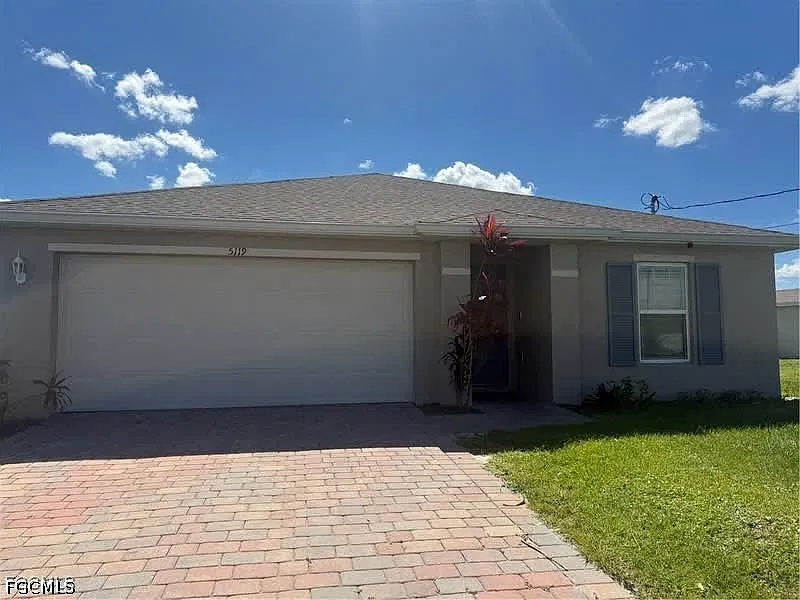 3 bed, 2.0 bath, 1378 sqft, $2,000 — Photo 1