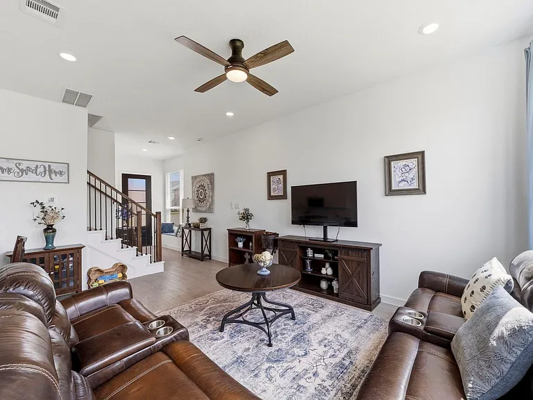 21235 Doubtful Canyon Dr — Photo 9