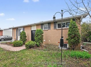 91 Sheldrake Dr, Ottawa, ON K2L1T1