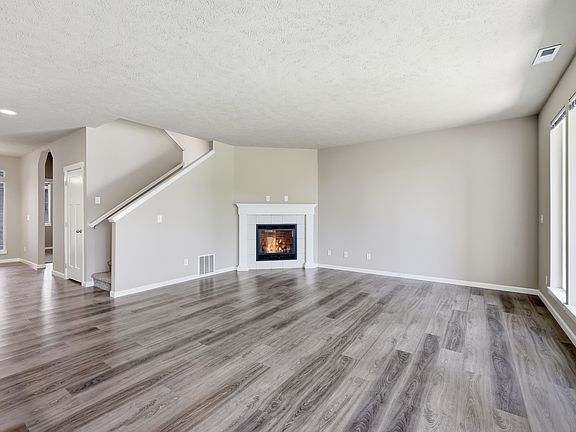 2nd image of 8318 N Summerhill Ln