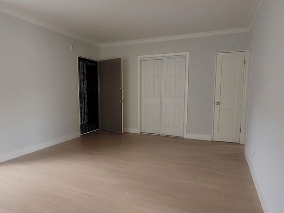 3rd image of 201 S Kenmore Ave #12
