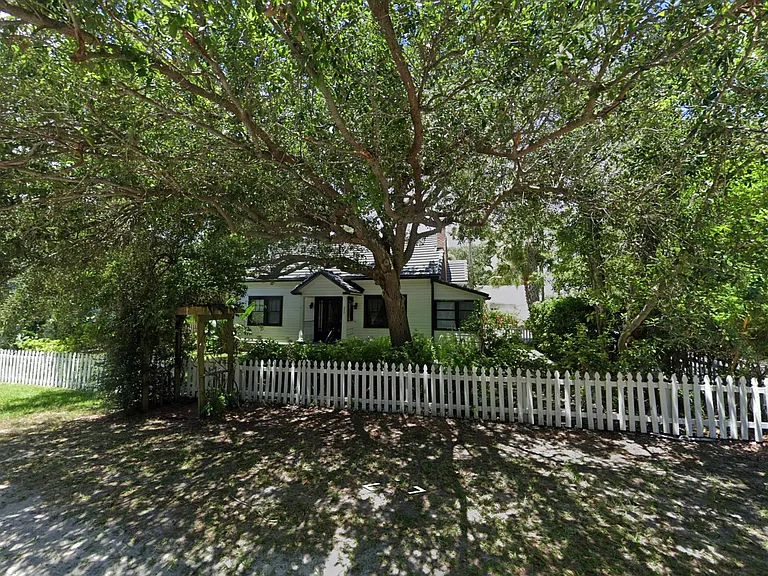 302 N Peninsula Ave — Photo 26