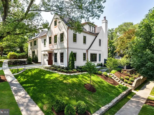 4200 49th St NW, Washington, DC 20016