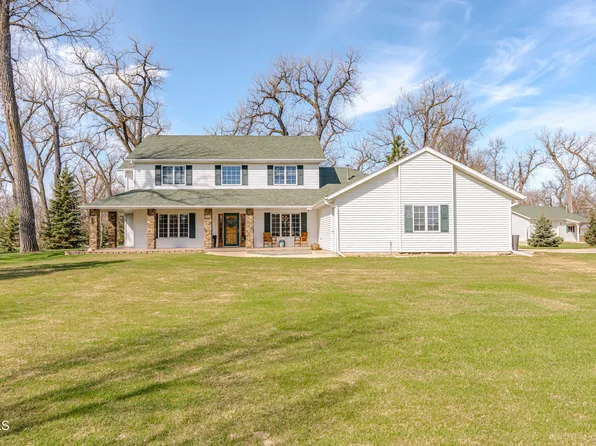 6609 Deerewood Ln, Bismarck, ND 58503