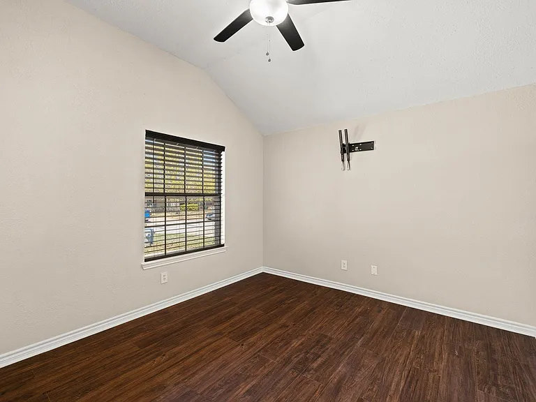 820 Mica Ln — Photo 18