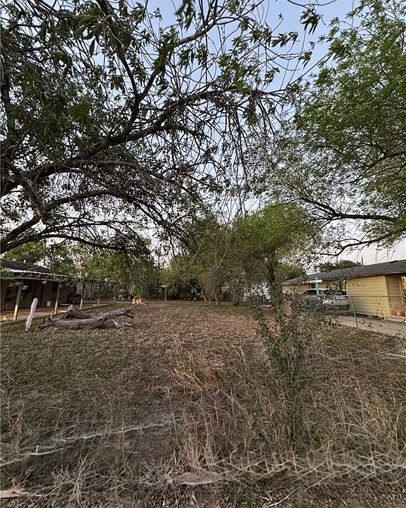 2nd image of 506 San Jacinto Ave