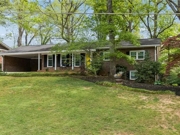 2627 Sterling Acres Dr, Tucker, GA 30084