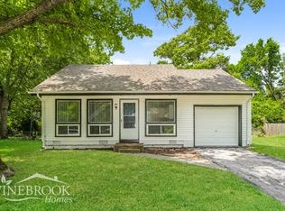 2737 Dawnview Dr, Florissant, MO 63031